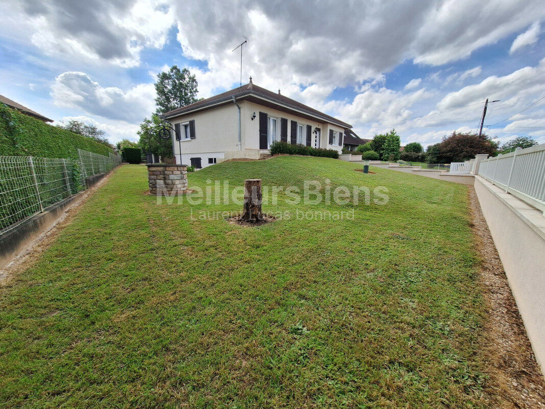 maison édifiée sur sous sol complet avec 4 chambres